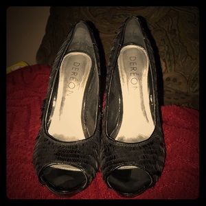 Dereon heels.